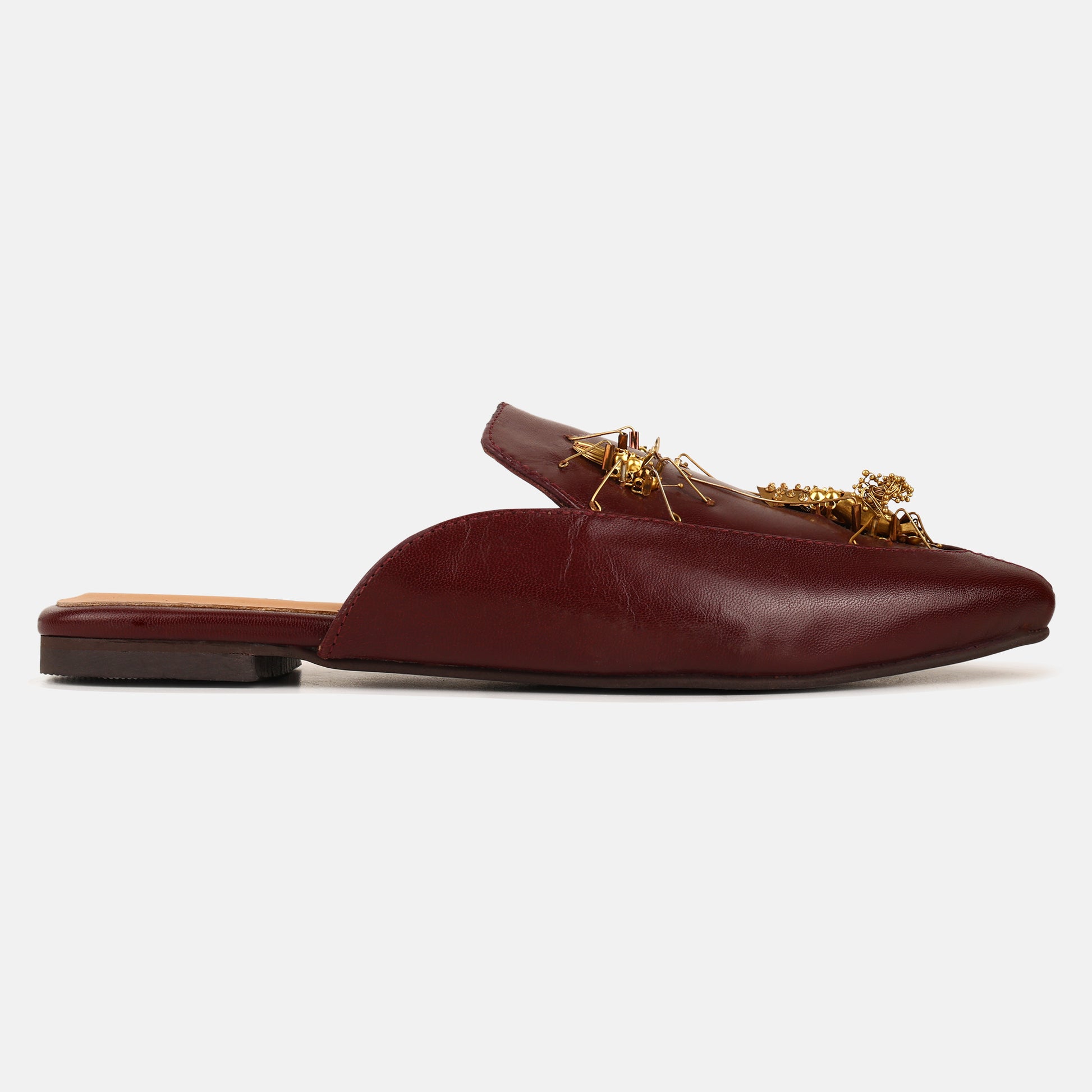 color:maroon